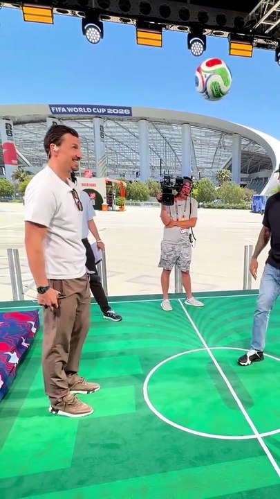 Mondiale, Ibrahimovic e Henry incantano con una sfida di palleggi