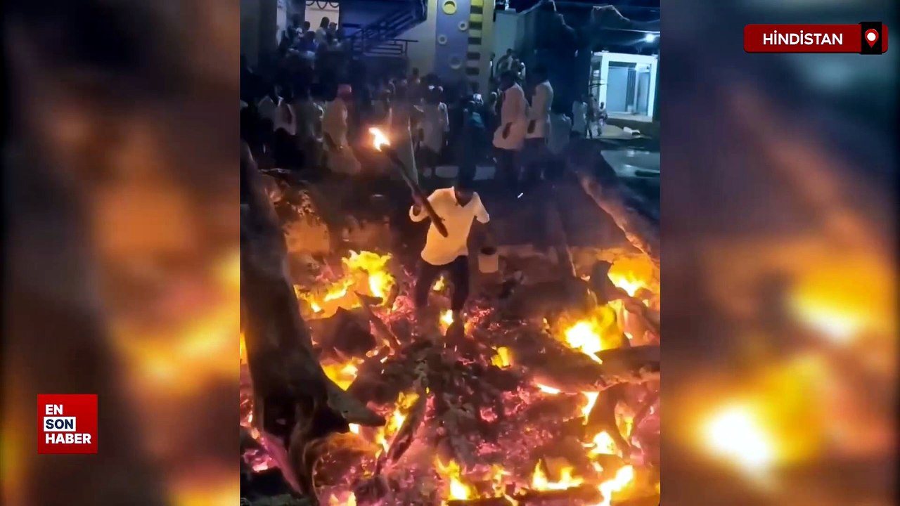 Hindistan’da Muharrem ritüelinde ateşin içine düşen kişi hayatını kaybetti
