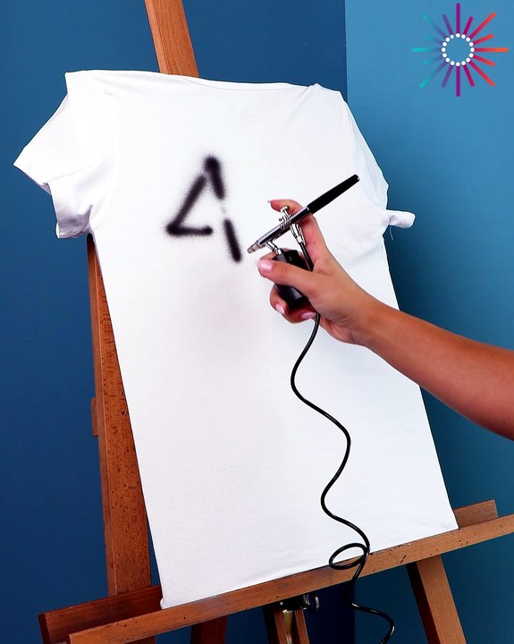How to airbrush your own t-shirt designs! 🌟🖌️