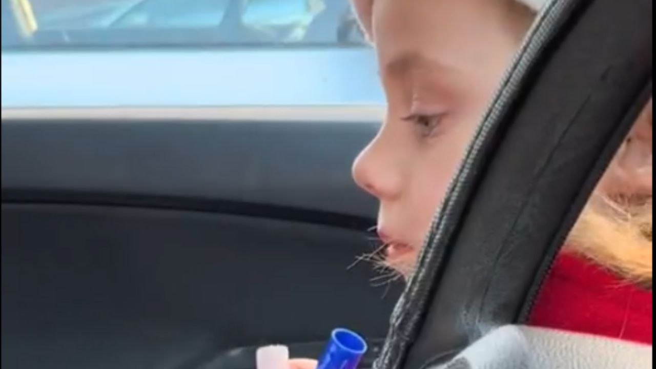 'It's hard being GF & BF' - 5 y/o spills the tea about her dramatic love life