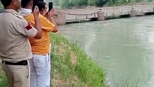 कुरुक्षेत्र नहर में डूबा 18 साल का रोहित, मामा के साथ कुरुक्षेत्र आया हुआ था। जाते समय नहाने की जिद करने लगा और बह गया। मौके पर SDRF की टीमें।
