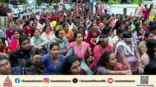 മൂന്ന് മാസമായി ശബളം കിട്ടീട്ട്; മഴയിലും പിന്തിരിയാതെ തൃശൂർ ബിഷപ്പ് ഹൗസിന് മുന്നിൽ നേഴ്സുമാരുടെ സമരം