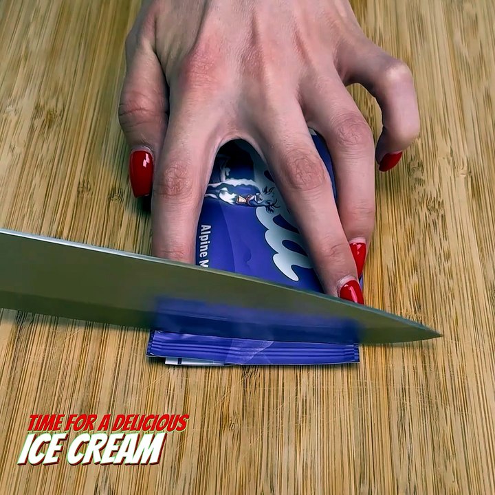 Making a yummy chocolate ice cream🍦😋