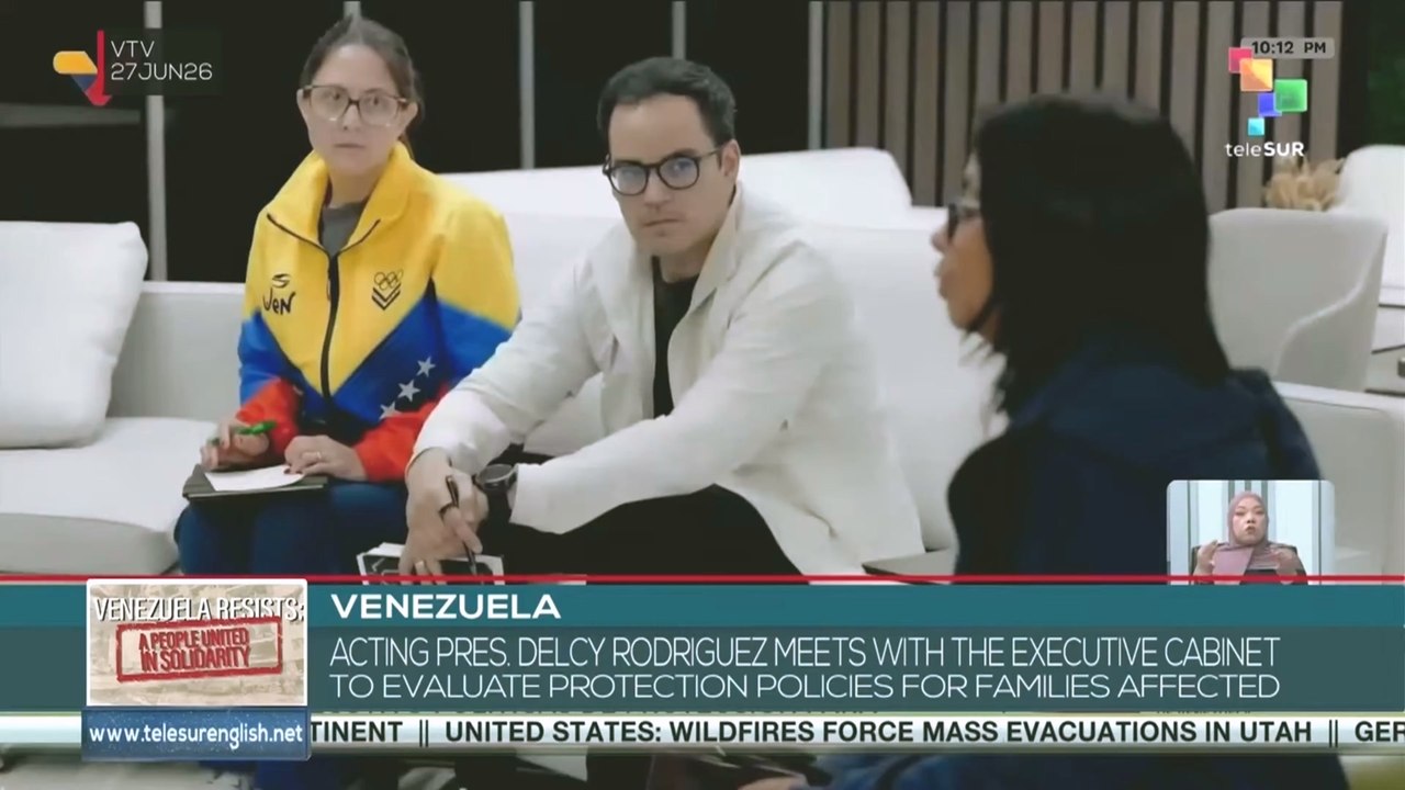 Acting Pres. Delcy Rodriguez meets with the executive cabinet