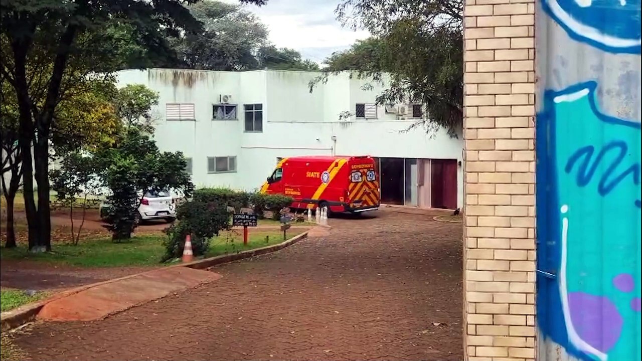 Mulher é socorrida pelo Siate em instituição no Brasmadeira