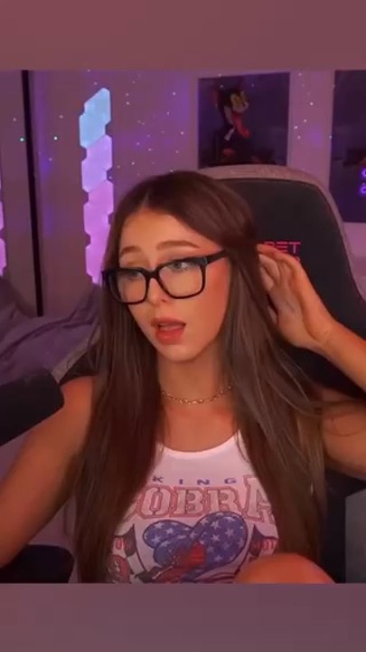 I DID NOT EXPECT IT TO ESCALATE SO MUCH 😂 I got STRESSED 😂 #twitch #streamer #twitchmoments #twitchfails #twitchclips #twitchstreamer #gamergirl