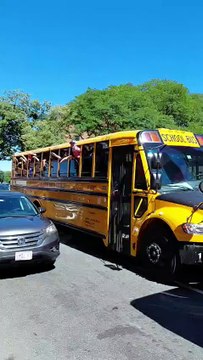 Les supporters écossais dans une vingtaine de bus scolaires pour se rendre au match de Coupe du monde contre Haïti - Foot - Coupe du monde 2026