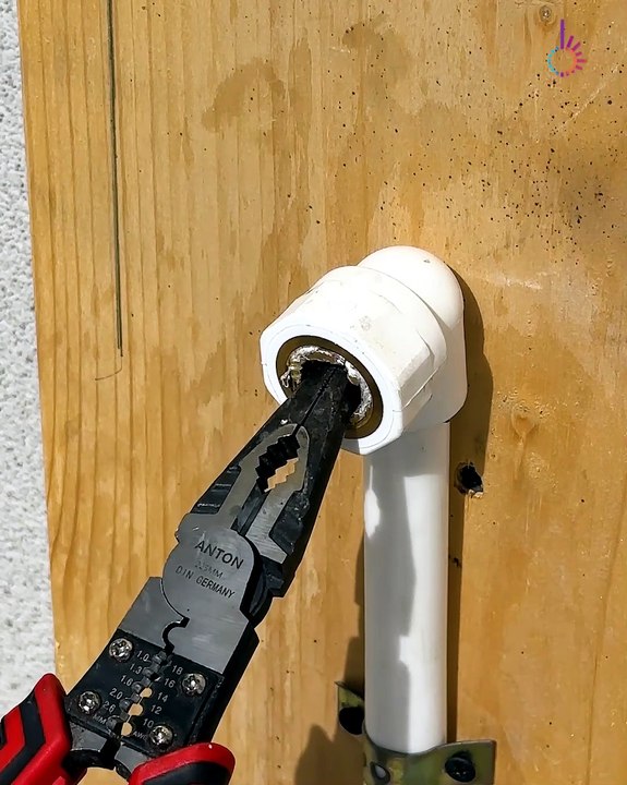 The easiest way to pull out a stuck fitting 🛠️