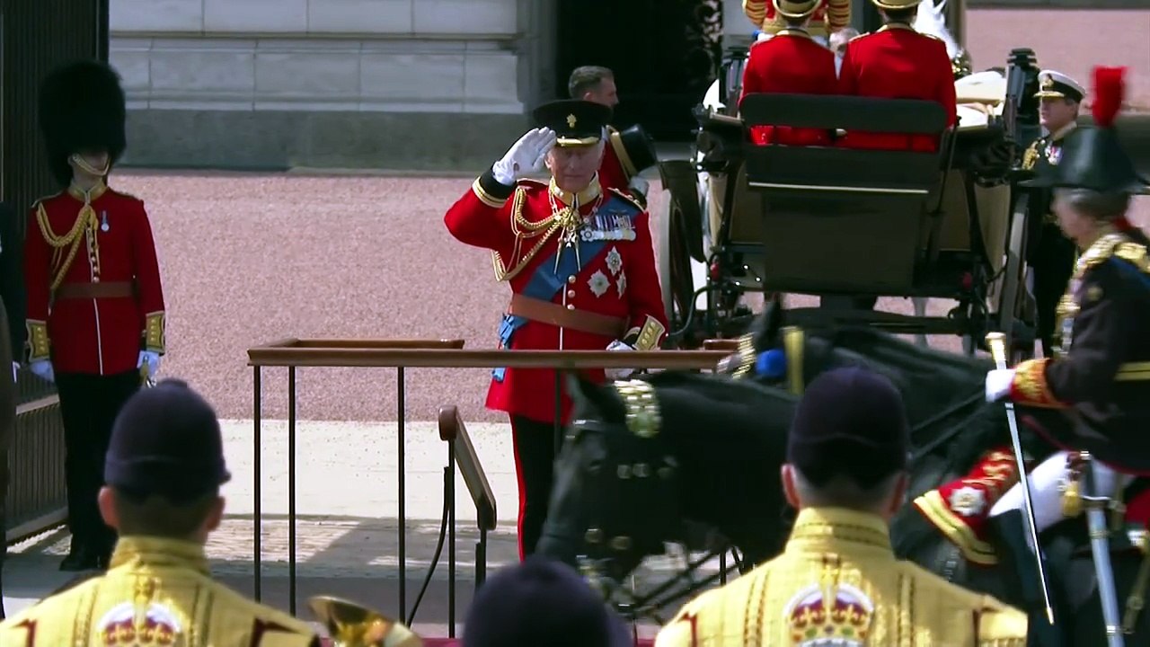 King salutes troops at end of Trooping the Colour