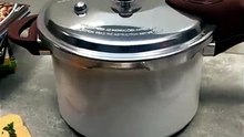 Panela de Pressão Brinox 4,2L Bege Vanilla