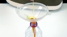 Bottle hack for perfect pancake batter 🥞