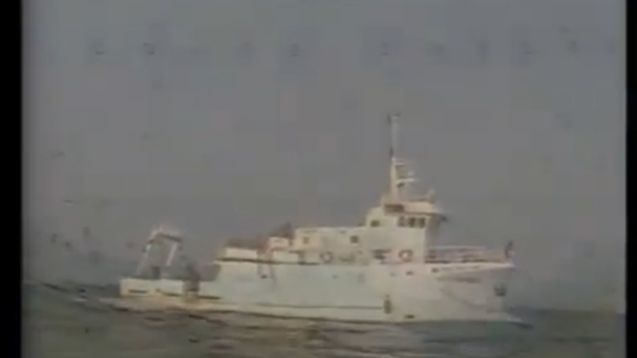Voyage au fond de la mer (1990)