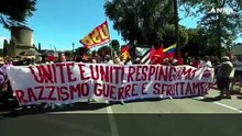 Roma, il corteo "Respingiamoli" contro governo e "Remigrazione"