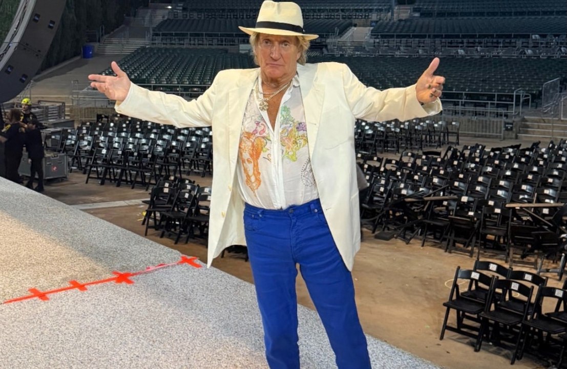 Sir Rod Stewart cancelled a gig at short notice on Friday (12.06.26) after falling ill