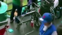 Imágenes compartidas en redes sociales han generado controversia al mostrar a asistentes ocupando áreas reservadas para personas con discapacidad durante el evento inaugural del Mundial ⚠️♿.