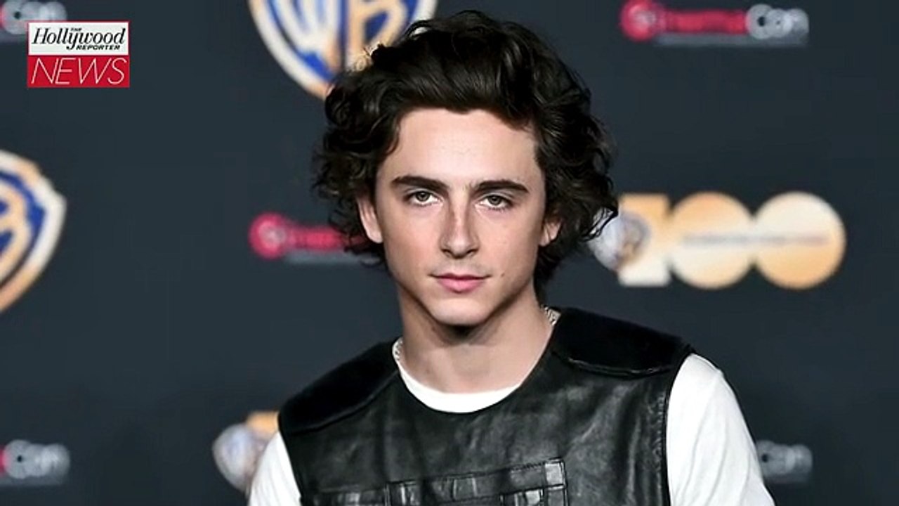 Timothée Chalamet Sings as Bob Dylan in First T...