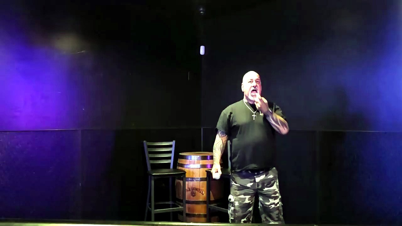 KISS- THOU SHALT NOT (PERFORMED LIVE AT THE WESTERNER) (1)