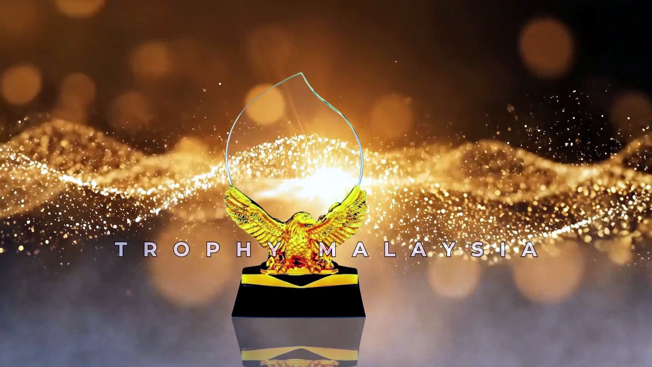 Modern Golden Eagle Crystal Plaques at Trophy-World Malaysia | Custom Trophies & Plaques Supplier