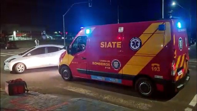 Entregadora é socorrida pelo Siate após acidente de trânsito na Avenida das Pombas