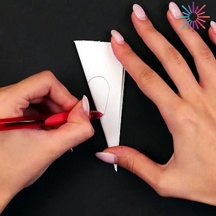 Craft perfect paper hearts with this simple trick  ❤️
