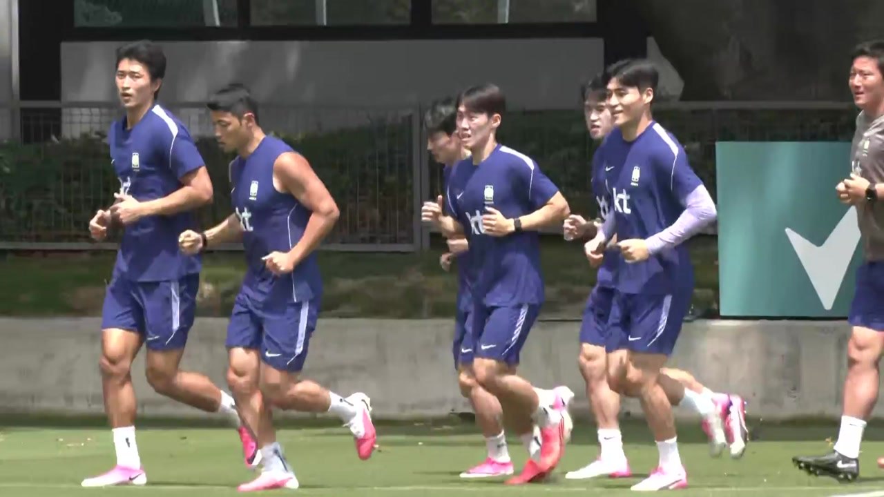 대표팀 꿀맛 휴식...선수들 때 아닌 수훈 선수 논쟁? / YTN