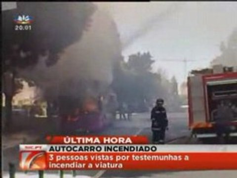 2008Jun21 - SLB x FCP - hóquei - autocarro queimado