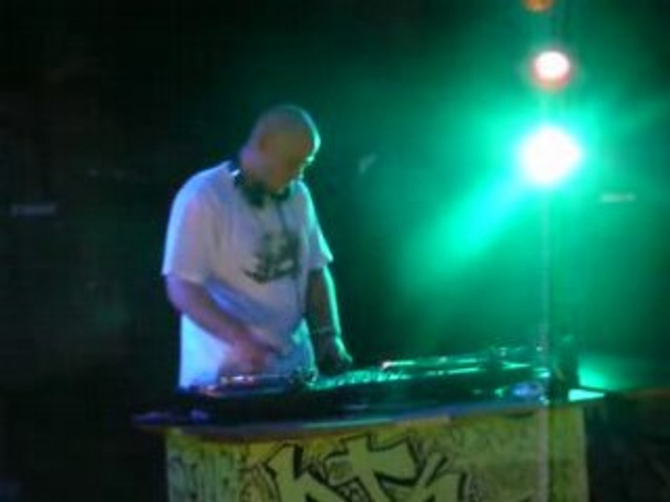 DJ VINCE