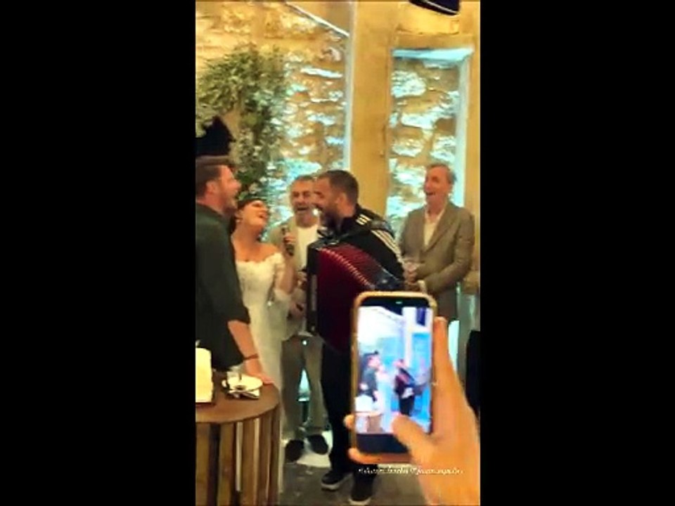 «Δεν ξέρω πόσο σ’ αγαπώ»:Η Δανάη Μπάρκα αφιέρωσ...