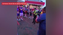 Un policía futbolero desata la locura en Boston