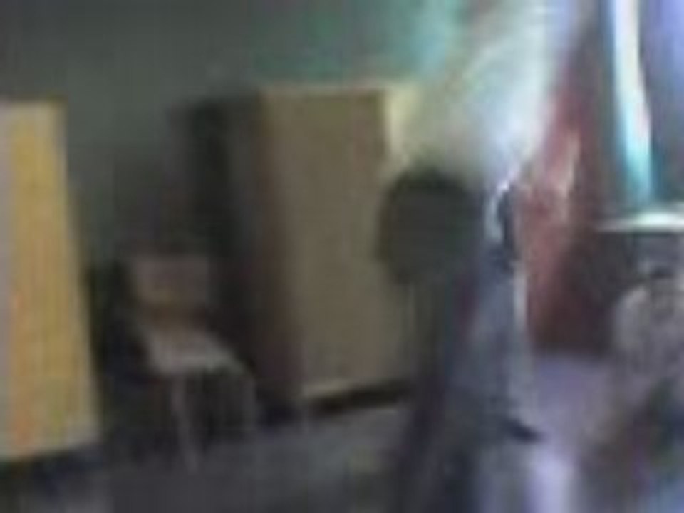 Ptit délire, hurlements et crise^^