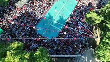 Bursa’da meydanlara kurulan dev ekranlarda Dünya Kupası heyecanı yaşandı