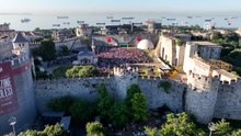 İstanbul'da vatandaşlar milli maç heyecanını Yedikule Hisarı'nda yaşadı