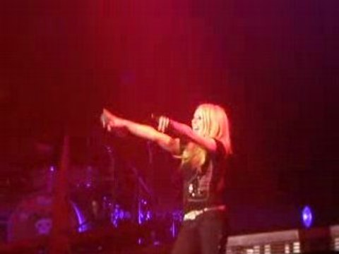 Avril Lavigne à Forest National complicated (Bruxelles)