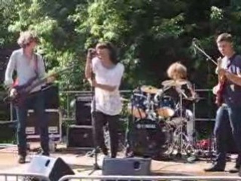 Atomic Cherry - Walk Idiot Walk(The Hives cover)