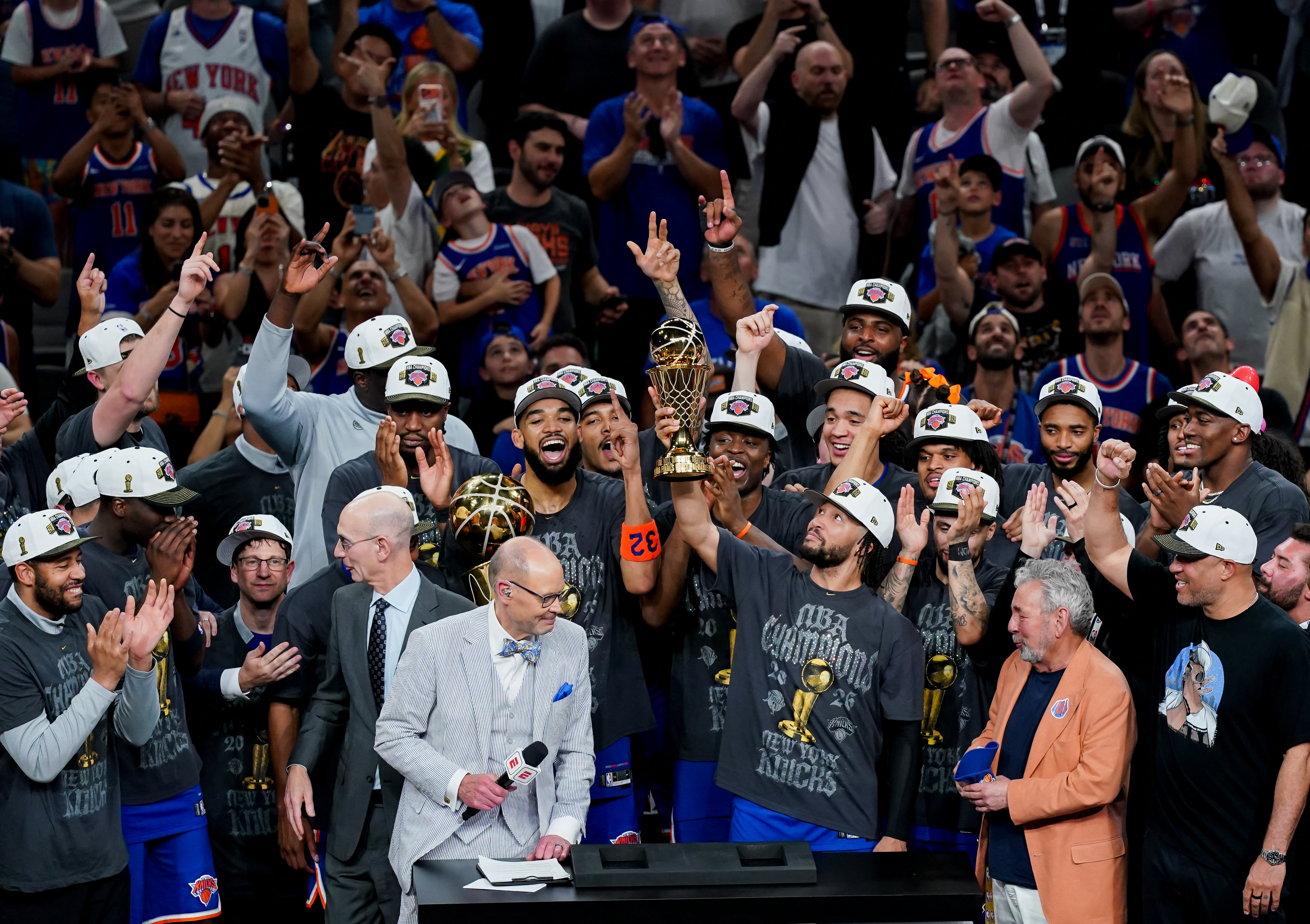 NBA : Les New York Knicks remportent leur premier titre depuis 53 ans lors du Game 5 à San Antonio