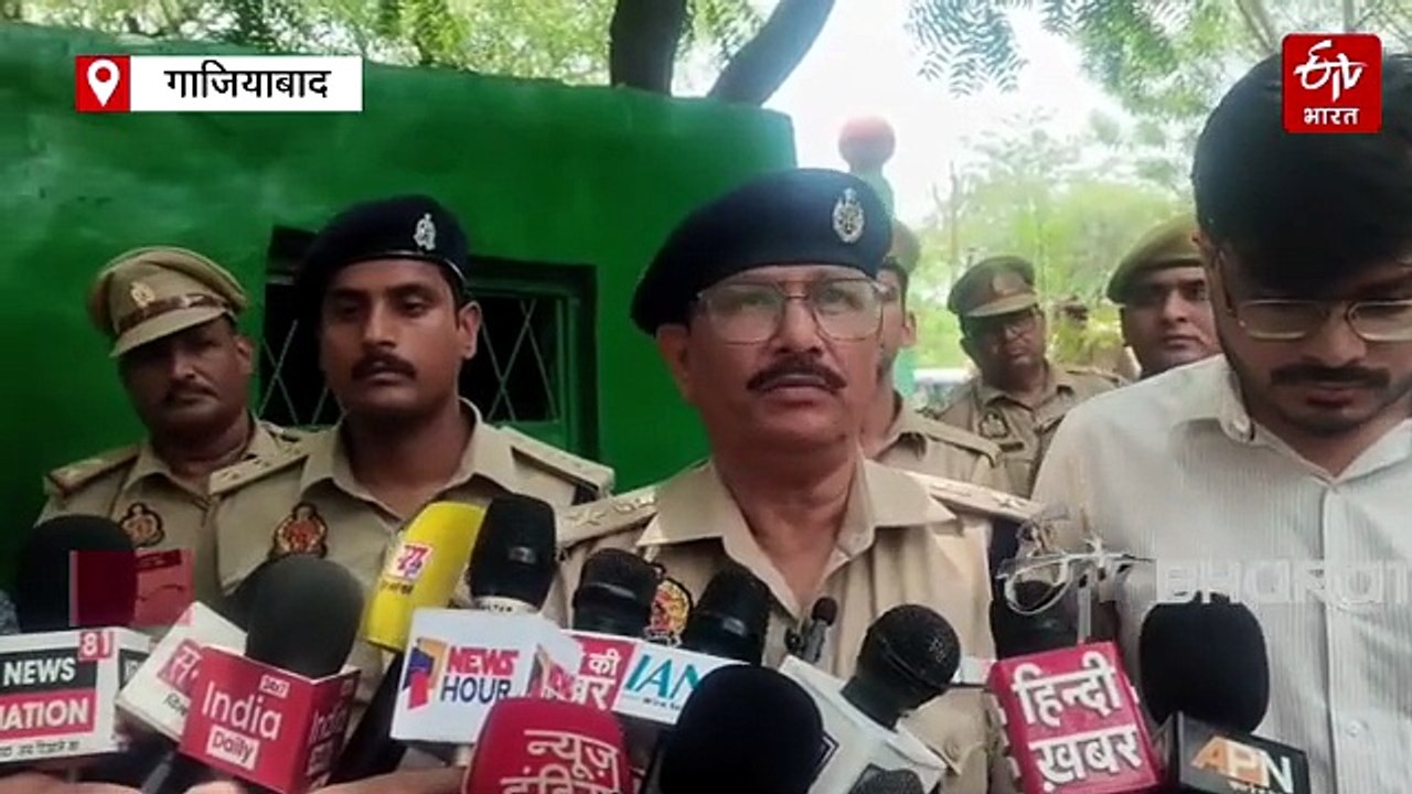 गाजियाबाद: ट्रॉनिका सिटी में अवैध निर्माण पर चला बुलडोजर, UPSIDA की भूमि को कराया गया अतिक्रमण मुक्त