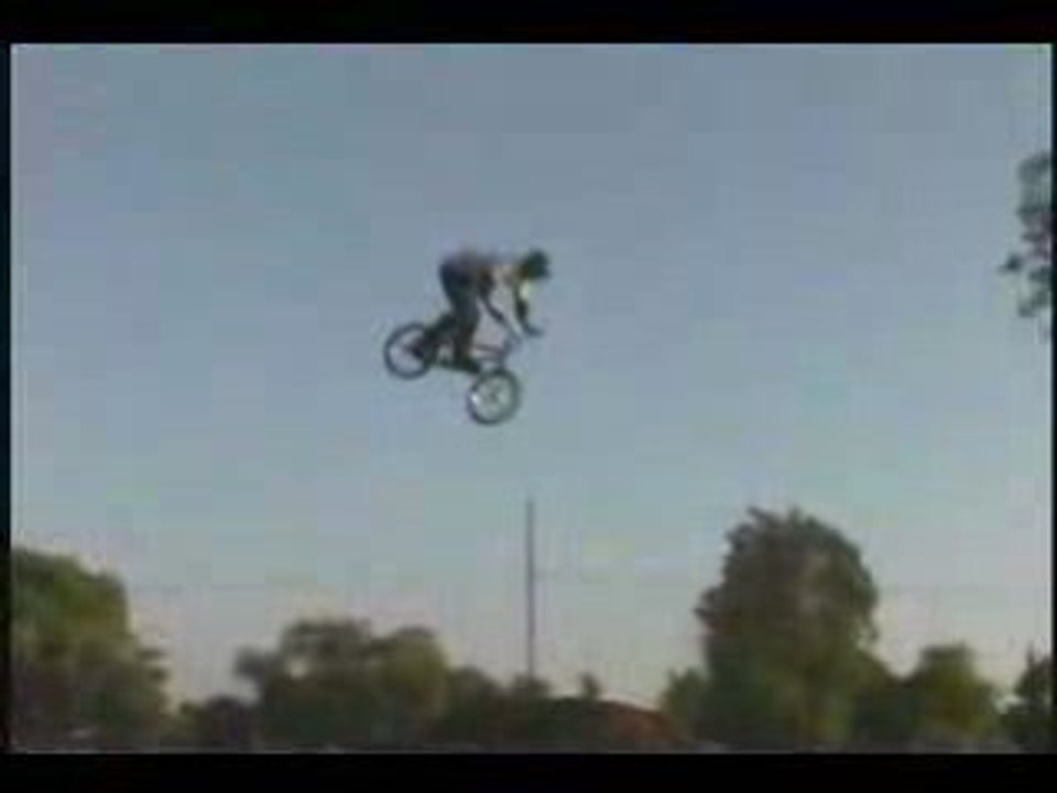 [BMX] Stephen Murray Jam - Double Backflip [Goodspeed]