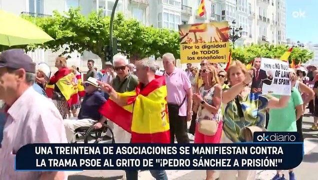 Una treintena de asociaciones se manifiestan contra la trama PSOE al grito de ¡Pedro Sánchez a prisión!