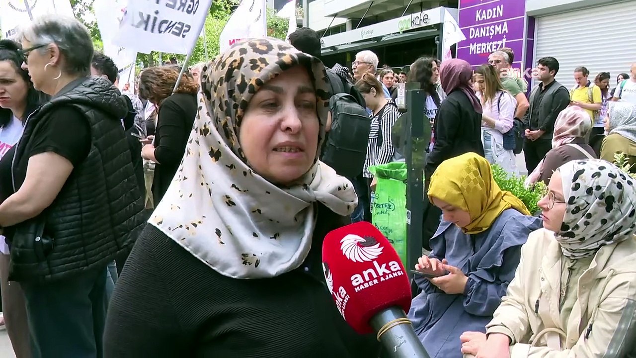 Öğretmen annelerine de müdahale edildi: Bunlar bize reva mı?