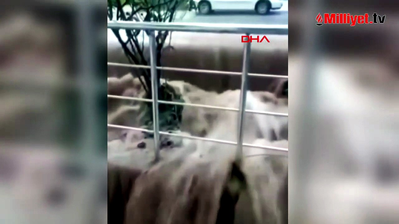 Ordu'da hayat durdu! Sağanak nedeniyle dakikalar içinde sokaklar göle döndü