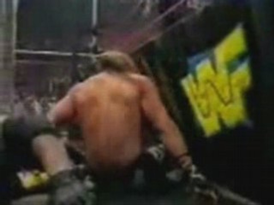 wwf wwe HHH & HBK CONTRE  L'UNDERTAKER