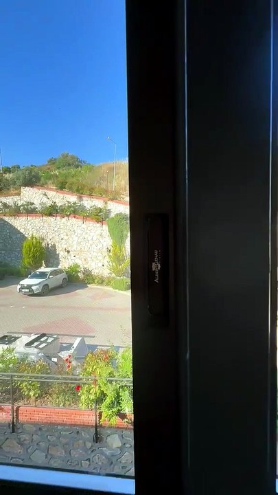 Tepe Cam Balkon Sistemleri . Gemlik