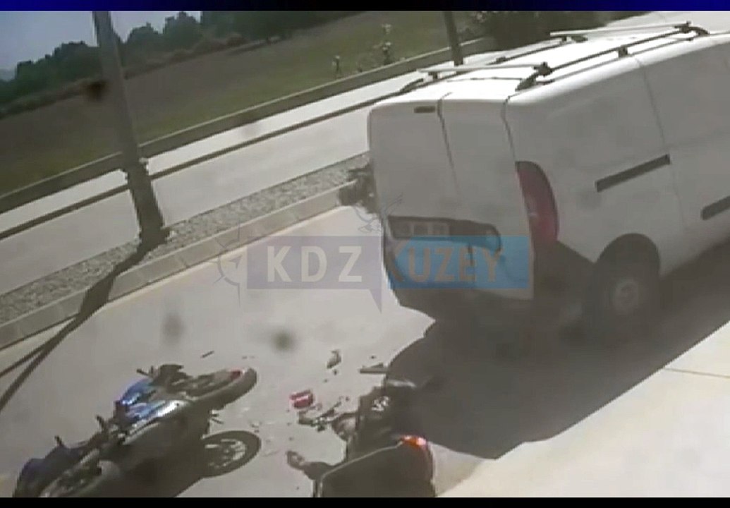 Datça’da Park Halindeki Araca Çarpan Motosiklet Sürücüsü Yaralandı (1)