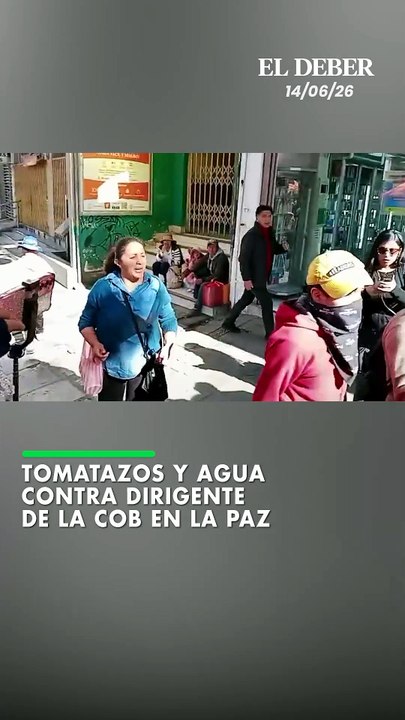 Octavio Urquizo, dirigente de la COB, fue increpado y recibió tomatazos y agua de dos mujeres que protestaban por la escasez de alimentos. El hecho ocurrió en puertas de la Federación de Mineros, donde se iba a desarrollar un ampliado de emergencia.