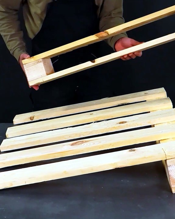 Creative DIY shelf idea! 🙌