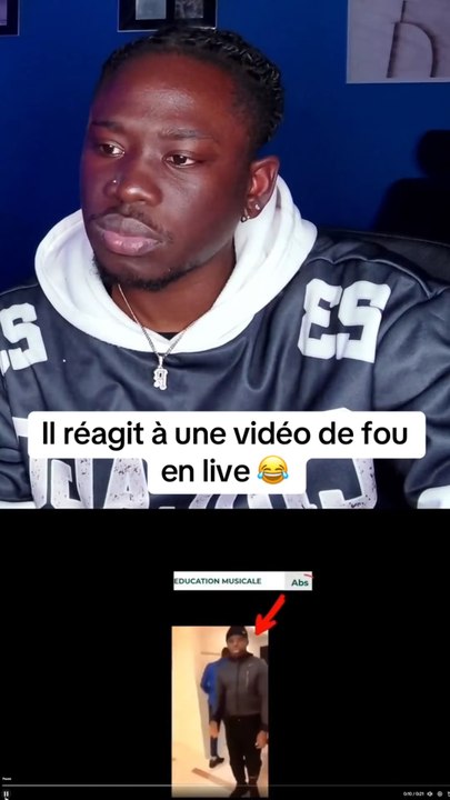 Il réagit à une vidéo de fou en live 😂