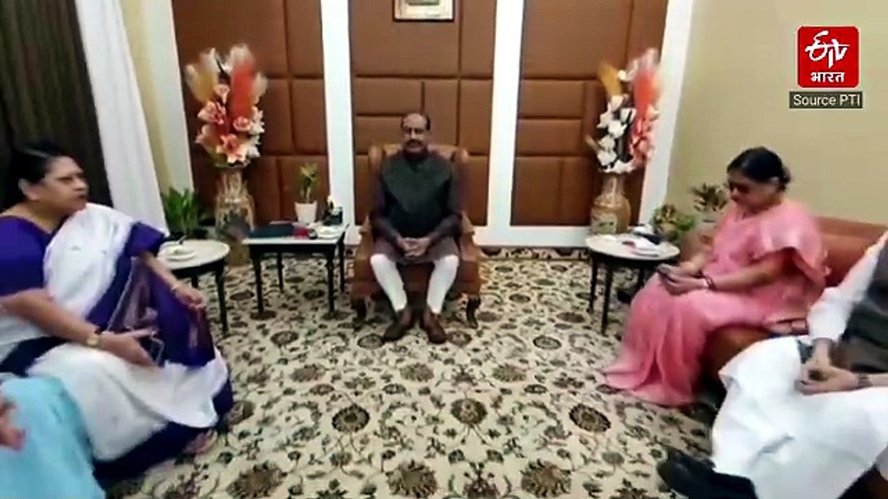 ममता बनर्जी को बड़ा झटका? TMC के बागी सांसदों न...