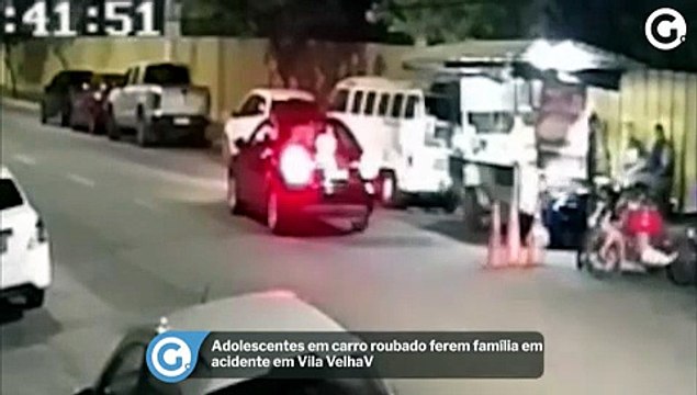 Adolescentes em carro roubado ferem família em acidente em Vila Velha