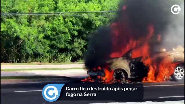 Carro Fica Destruído Após Pegar Fogo Na Serra