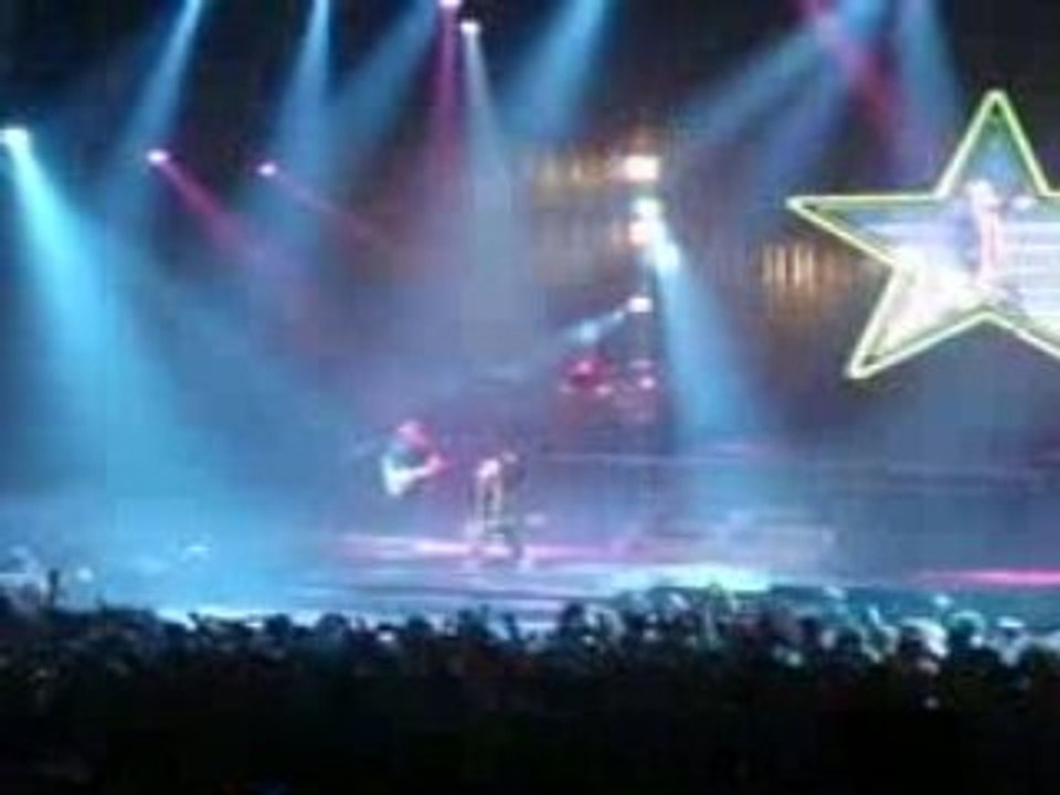 Avril lavigne - He Wasn't (Live Bruxelles)